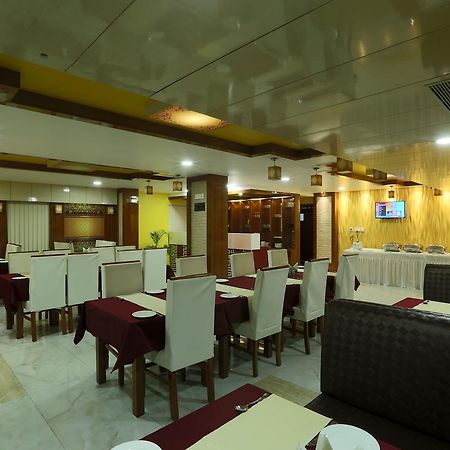 Hotel Sj International กูวาฮาติ ภายนอก รูปภาพ