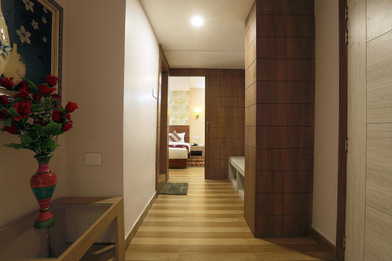 Hotel Sj International กูวาฮาติ ภายนอก รูปภาพ