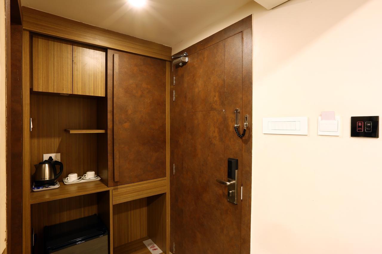 Hotel Sj International กูวาฮาติ ภายนอก รูปภาพ