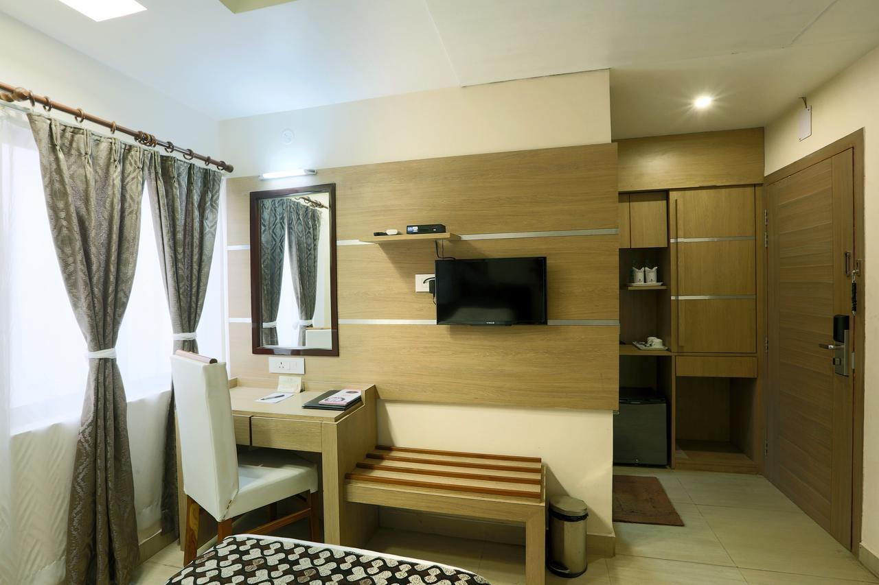 Hotel Sj International กูวาฮาติ ภายนอก รูปภาพ